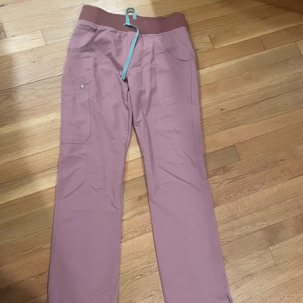 Brand new figs cargo scrub pants